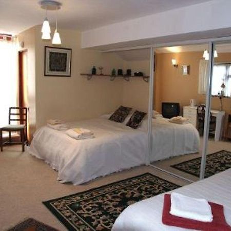 The Tudor Court Hotel Solihull Kamer foto